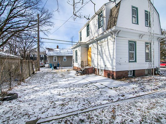 2nd image of 860 E Bourbonnais St