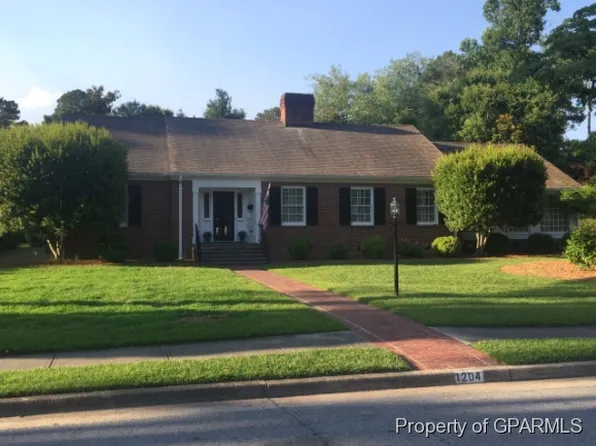 1204 Sutton Dr, Kinston, NC 28501