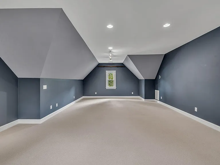 729 Harrow Ln — Photo 38