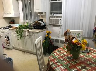 29 W 8th St, Deer Park, NY 11729