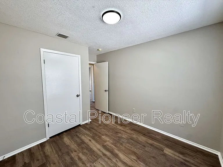 1242 Coolmont Dr — Photo 19