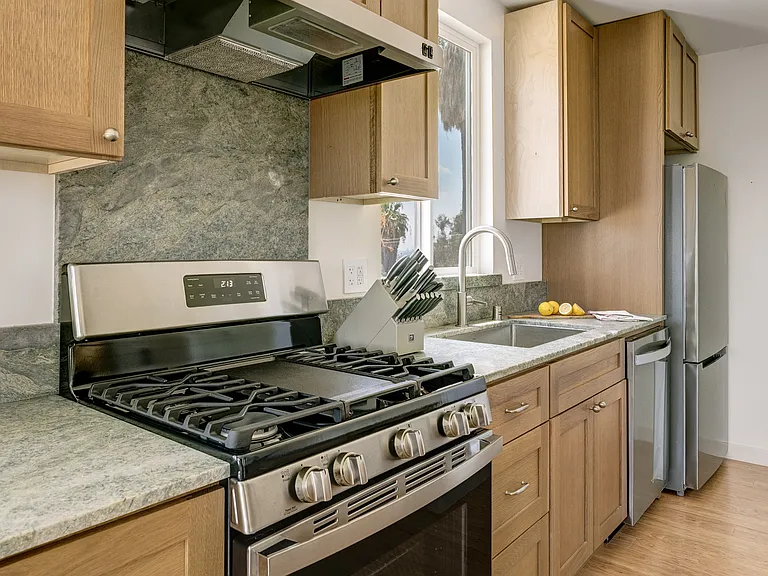 815 1/4 Kodak Dr — Photo 5