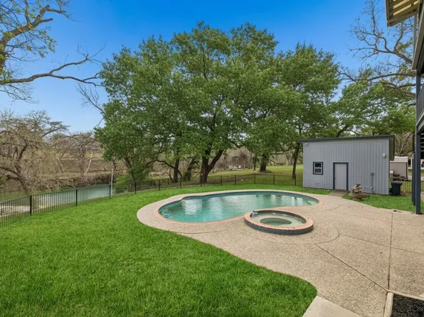 54 S Hampton Drive, Seguin, TX 78155