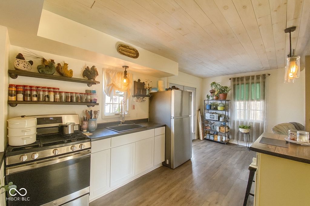 2869 N Colby Dr, Marshall, IN - More