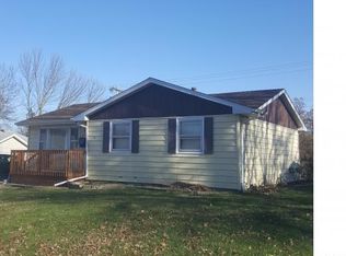 1422 Johnson Ln, Springfield, IL 62702