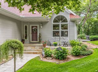 8405 Ridgeview Ct, Larsen, WI 54947