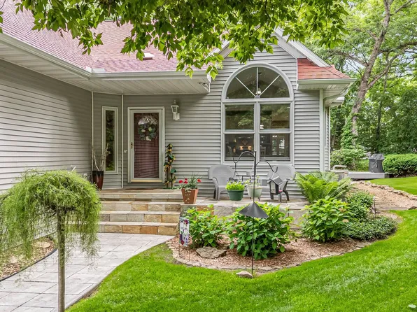 8405 Ridgeview Ct, Larsen, WI 54947