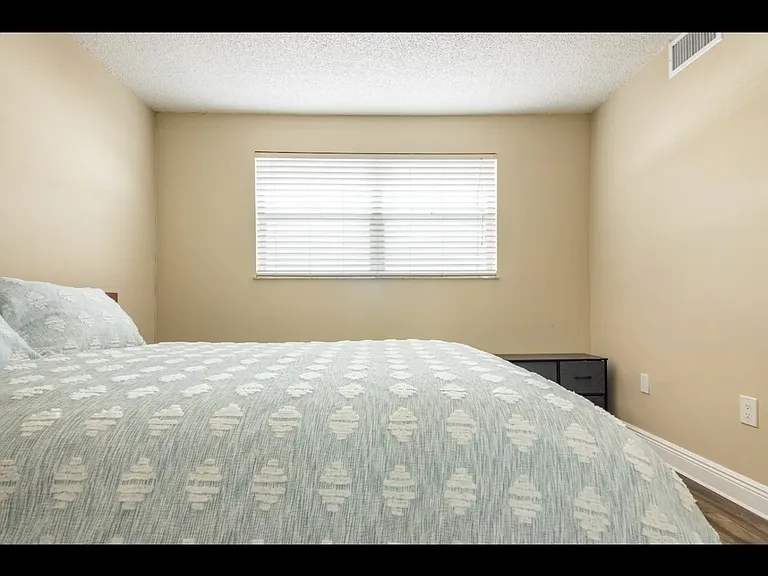 1605 Pennsylvania Ave — Photo 11