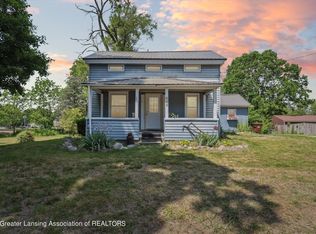 426 Sherwood Rd, Bellevue, MI 49021