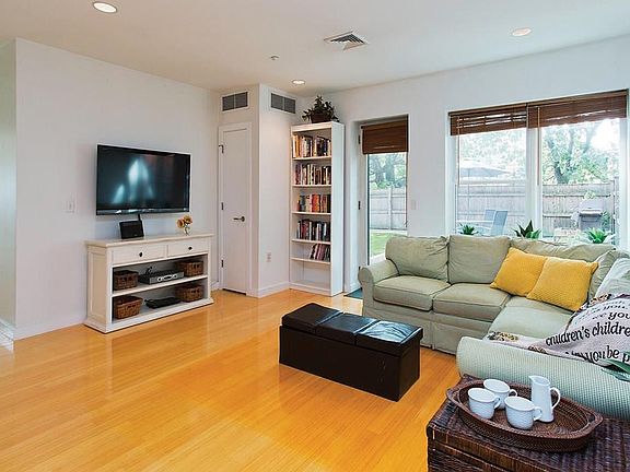 4th image of 99 Chestnut Hill Ave APT 221