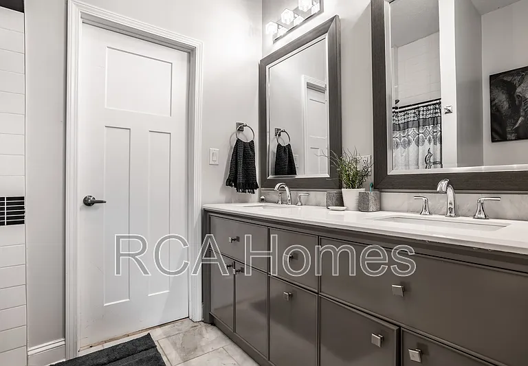 1547 Hoyt Ave — Photo 16