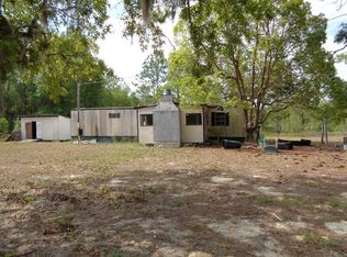 111 S 3rd Ave, Interlachen, FL 32148