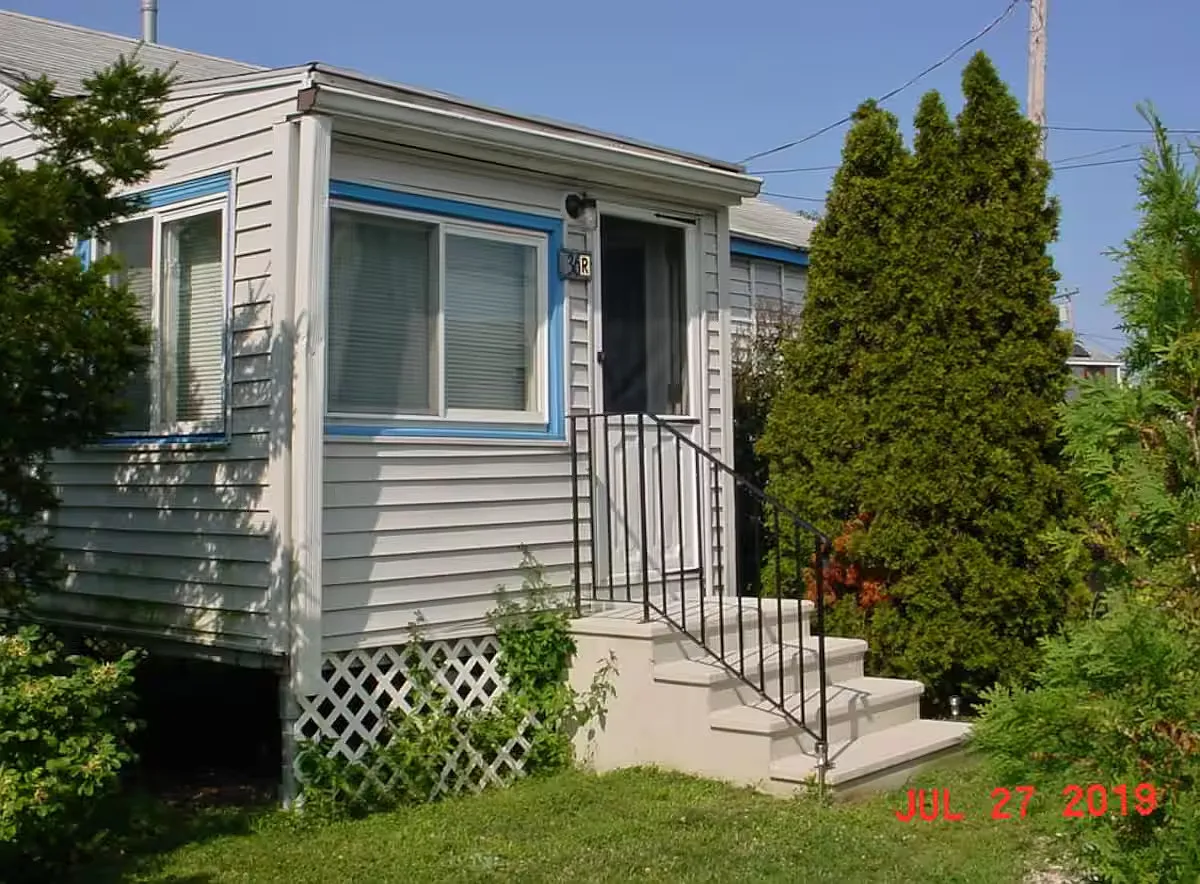 2 bed, 800 sqft, $1,750 — Photo 1