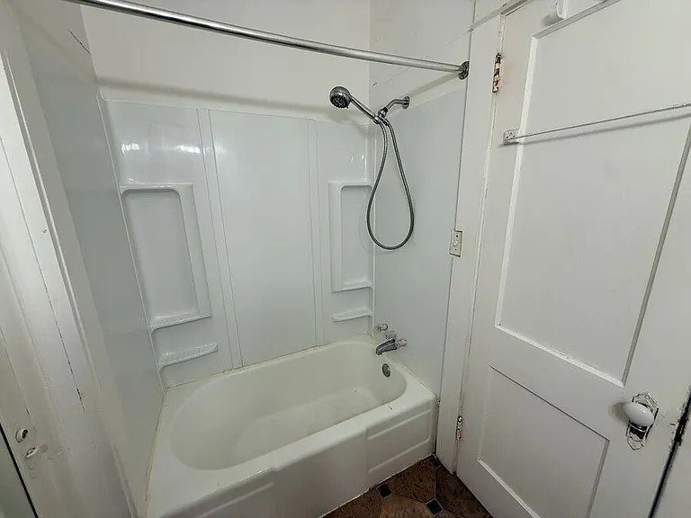 1204 Kenwood Ave — Photo 19