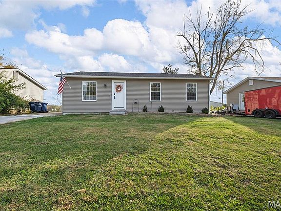 2nd image of 1446 Kathleen Dr