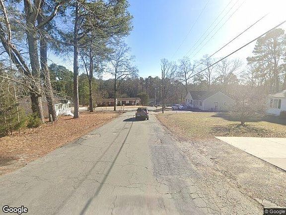 Exterior Neighborhood (street photo)