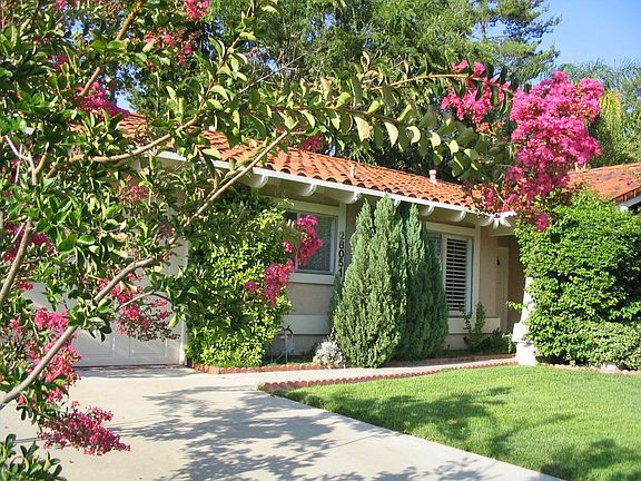 SFR w/ 1 car garage w/ long driveway