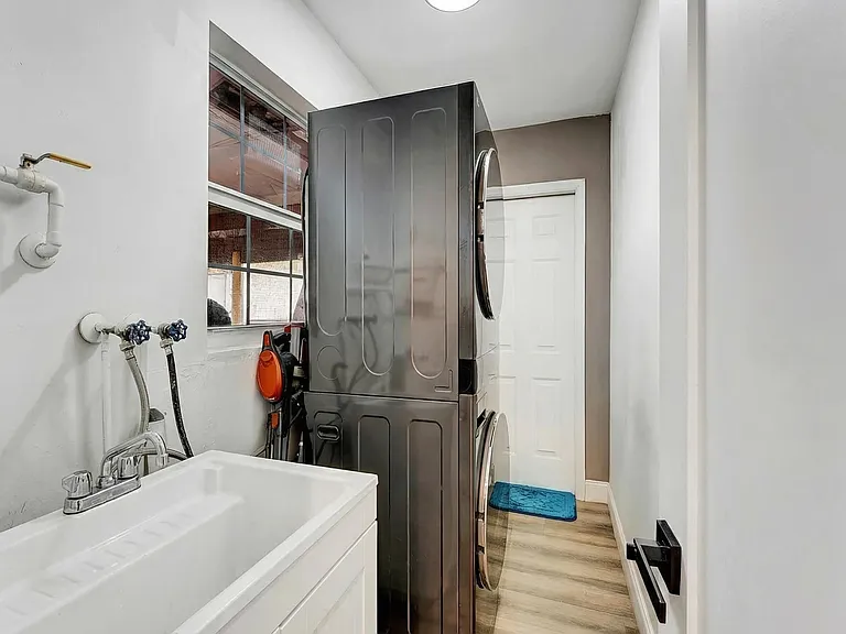 661 Eagle Cir — Photo 30