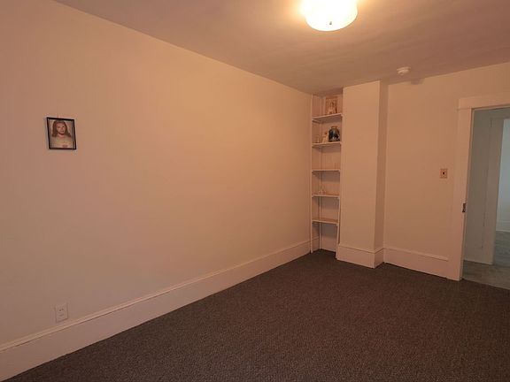 4th image of 75 Maple St #2