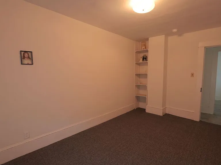 75 Maple St #2 — Photo 4