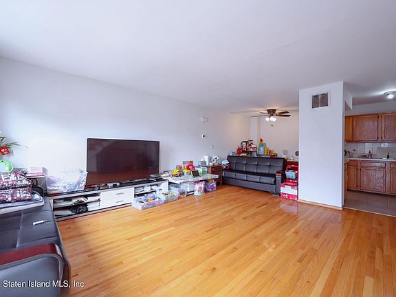 2nd image of 54 Skyline Dr