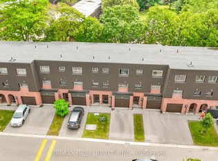 17 Darras Ct #114, Brampton, ON L6T1W7