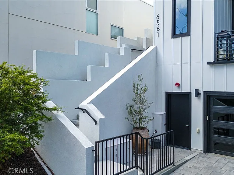 6561 Pickwick St — Photo 3