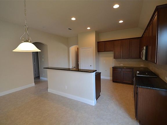 3rd image of 1708 Jessie Ln