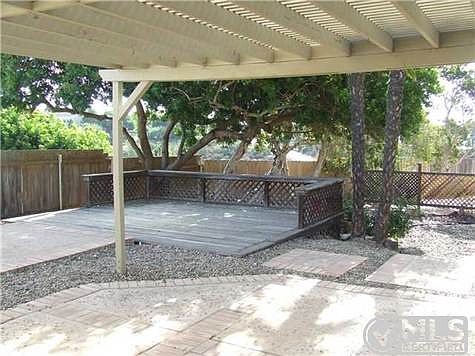 5th image of 3891 Carson St