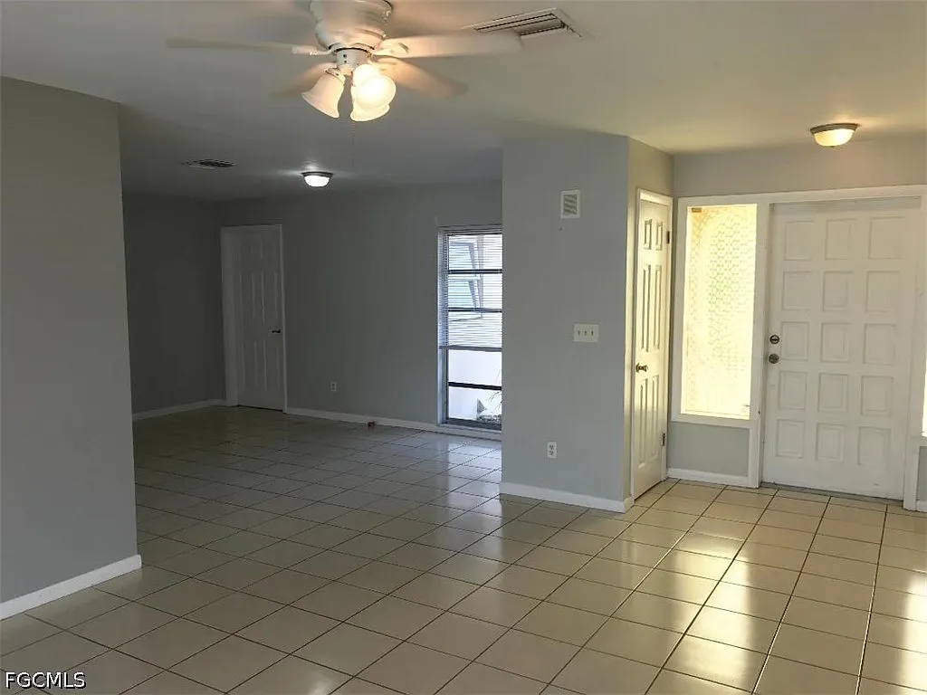 3 bed, 2.0 bath, 1390 sqft, $1,950 — Photo 4