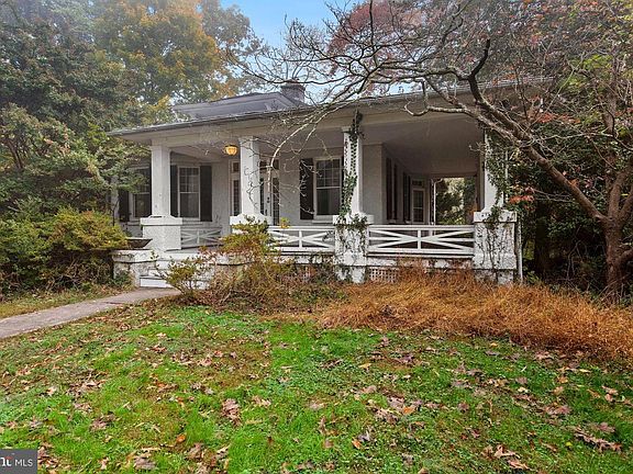 2nd image of 203 Forest Ave