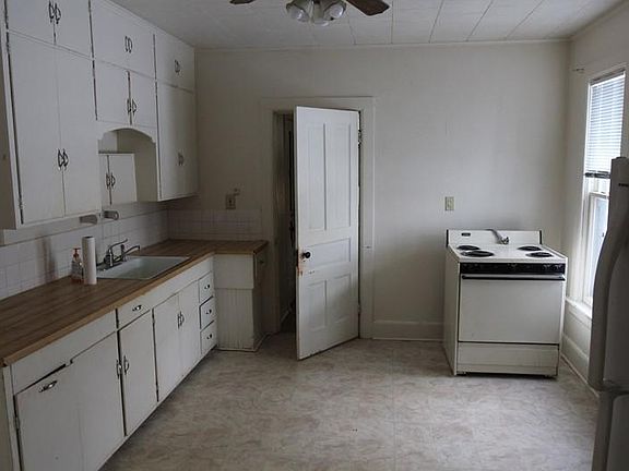 4th image of 26 W Mill St