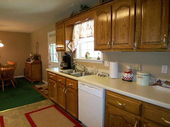 5th image of 608 Scarlett Dr