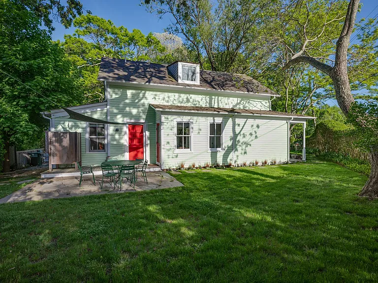 17 Montauk Avenue Ext — Photo 18