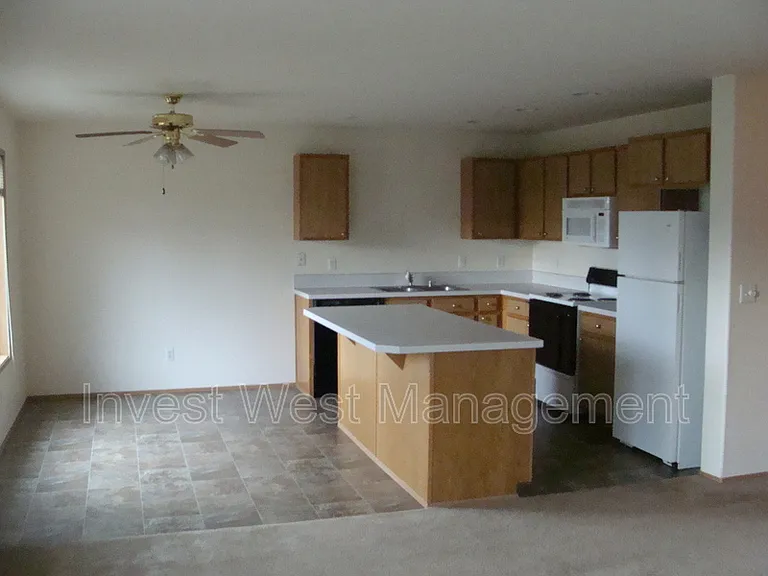1718 SE 11th Ave #302 — Photo 4