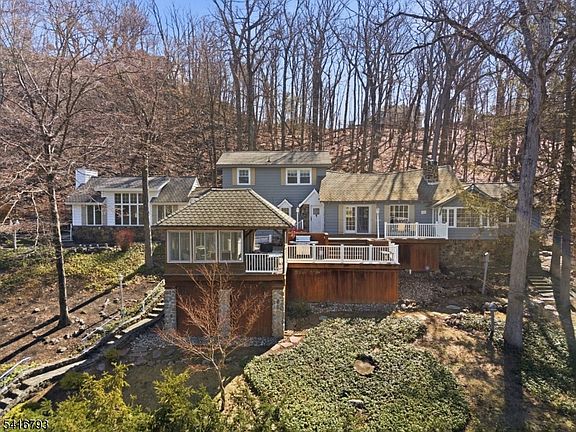 5th image of 363 Springbrook Trl