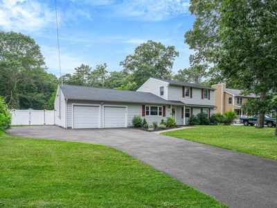 6 Halsey Manor Road, Manorville, NY, 11949