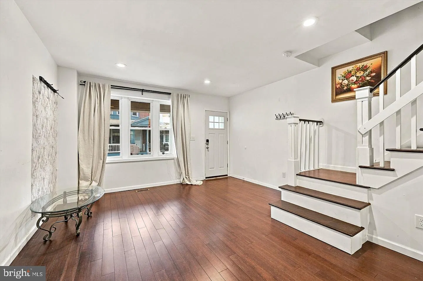 3 bed, 2.0 bath, 1020 sqft, $2,200 — Photo 4