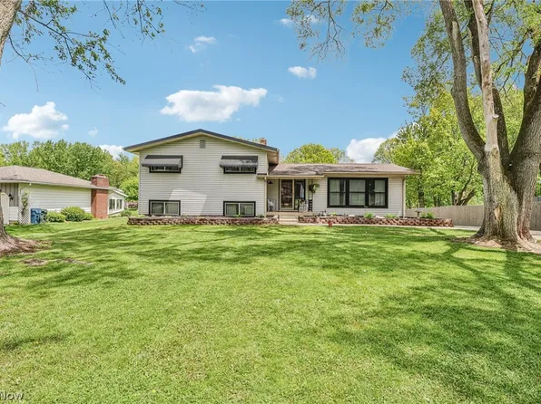 3145 Imrek Dr, Akron, OH 44312