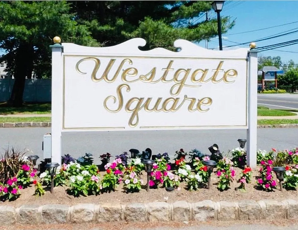 2 bed, 2.5 bath, 1604 sqft, $3,300 — Photo 1
