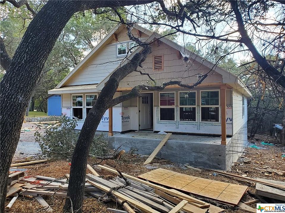 1st image of 413 W Overlook Dr