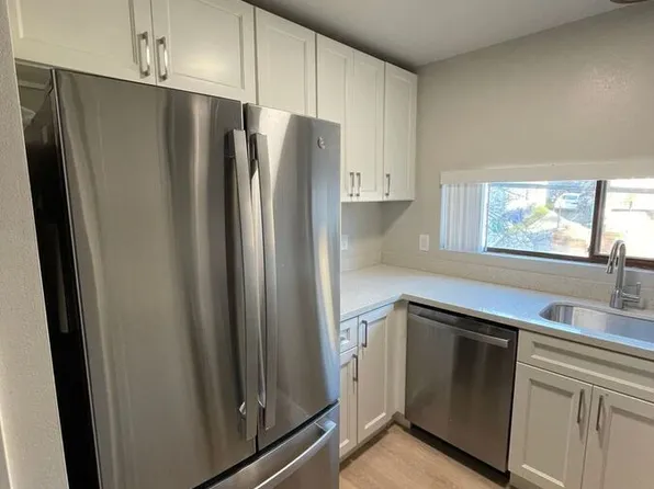 2330 Warring St APT 131, Berkeley, CA 94704