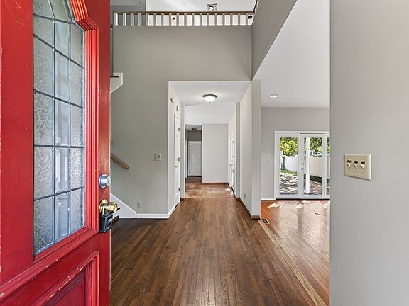 5th image of 511 York St