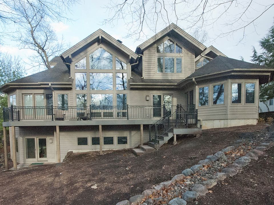 1st image of 15 Abbey Springs Dr
