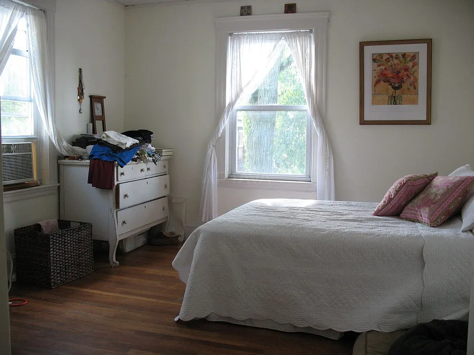 50 Clarendon Ave #2