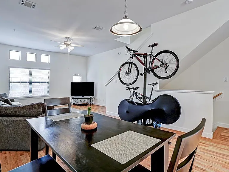 648 Westcross St #303 — Photo 5