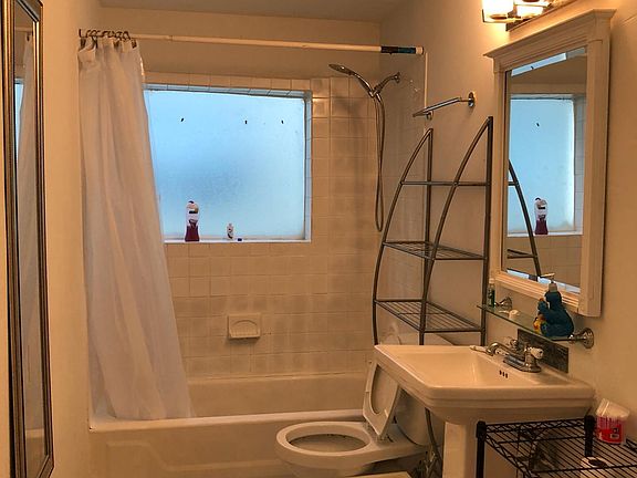 3rd image of 1542 Drexel Ave APT 101