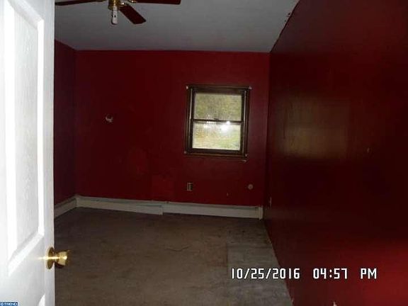 5th image of 1353 N Gravel Pike