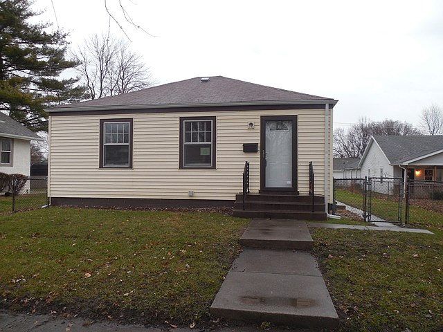 1st image of 372 S Grand Ave
