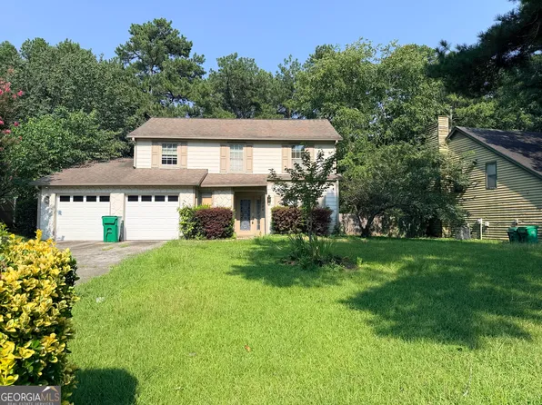 844 Chapman Cir, Stone Mountain, GA 30088